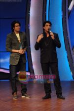 Shiamak Dawar, Manish Paul at Zee TV Dance Ke Superstars on 12th April 2011 (4).JPG